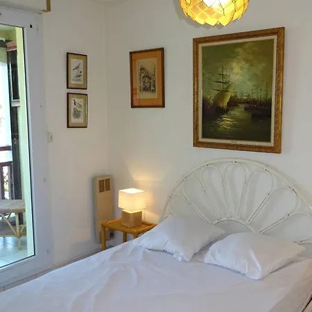 Apartment Spacieux T3 Traversant Au Port A - Fr-1-833-32 *