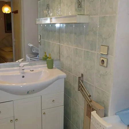 Apartment Spacieux T3 Traversant Au Port A - Fr-1-833-32